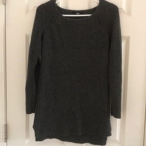 gray knit sweater
